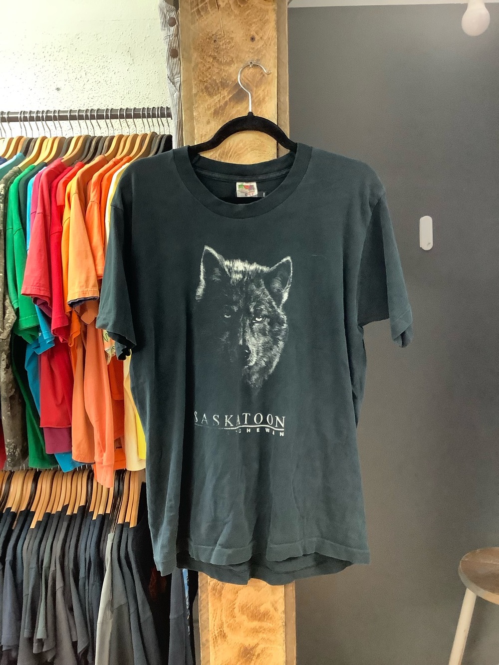 Vintage Saskatoon wolf graphic black t-shirt